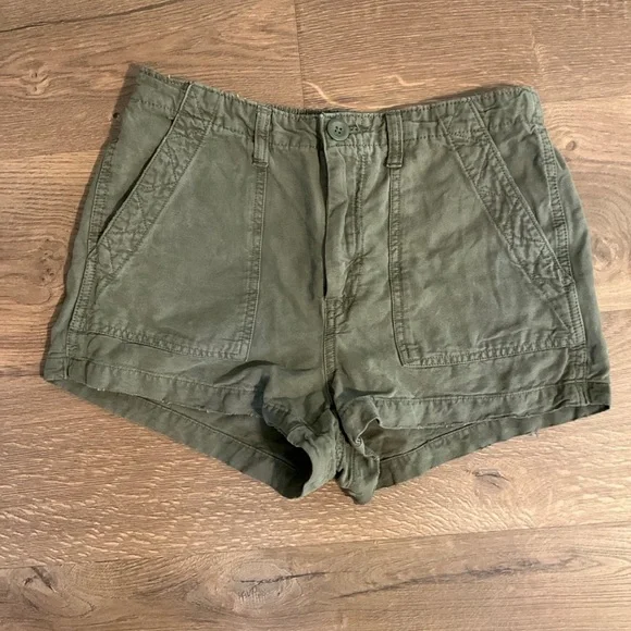 Aerie Wander army green shorts, S - Picture 3 of 7